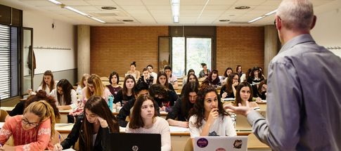 Cap a una nomenclatura universitària internacional: del lecturer al professor